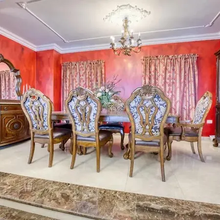 Luxury Pallazzo