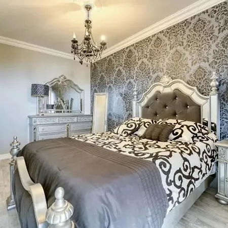 Luxury Pallazzo לובראן
