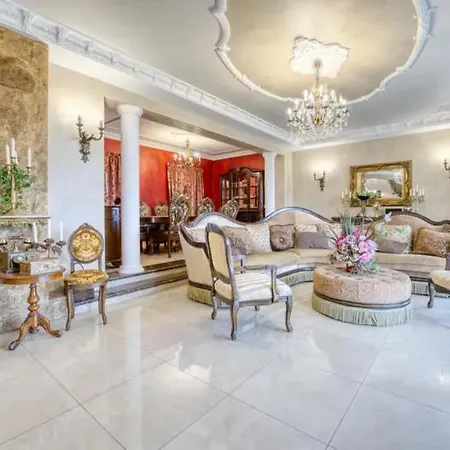 Luxury Pallazzo