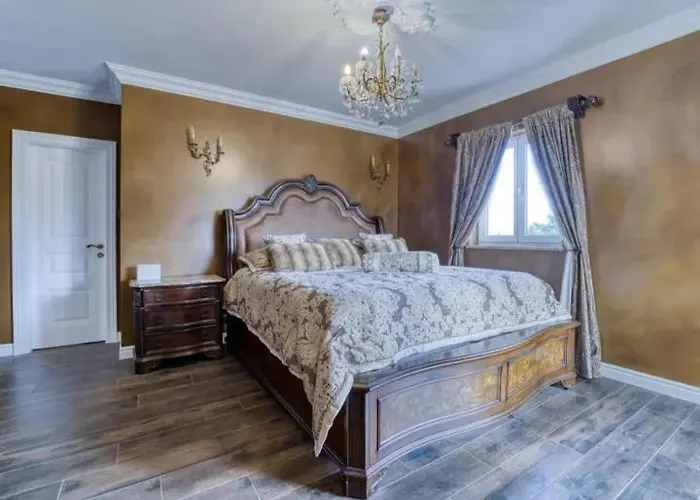 Luxury Pallazzo * Laurana