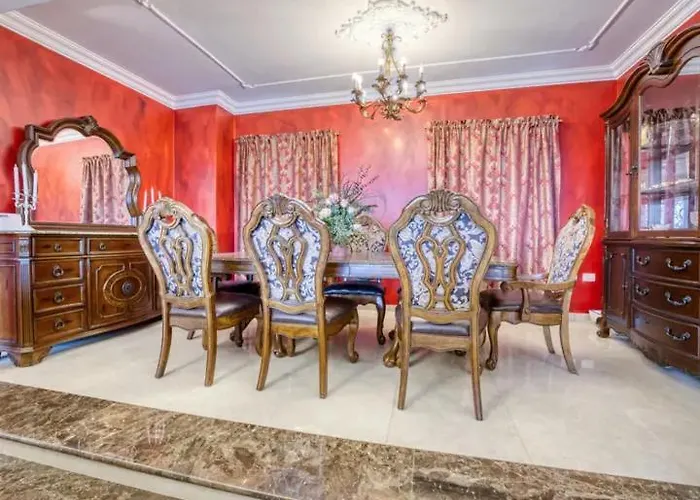 Luxury Pallazzo