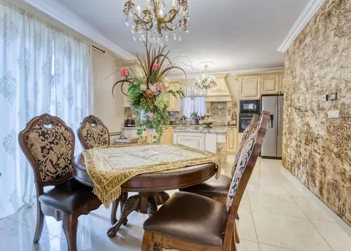 Luxury Pallazzo