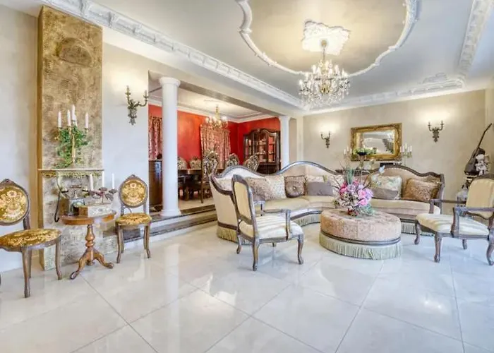 Luxury Pallazzo